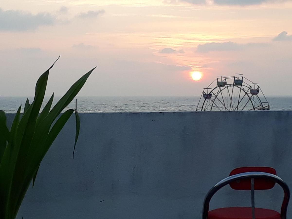 Kolam Elliots Beach Chennai Extérieur photo